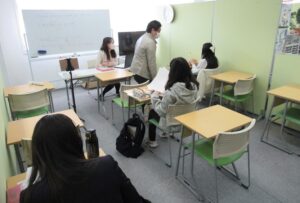 不登校？ーでも大丈夫。中学校の学び直しができる「基礎英語・基礎数学」少人数授業のご紹介