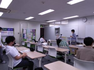 👏👏前期のレポートがもうすぐ終わるううう!!😝🥳