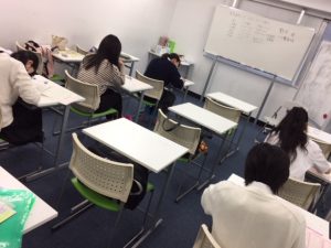 今日は模擬試験✎