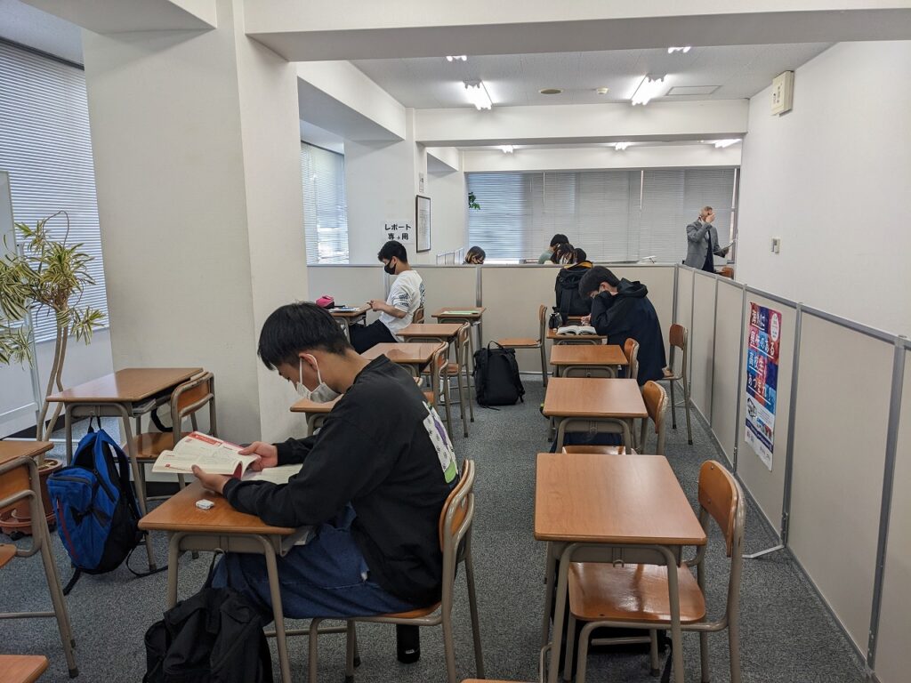 【大学進学コース】個人に合った学習ができます！