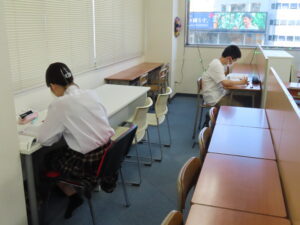 第4回レポート提出と日々の授業風景など
