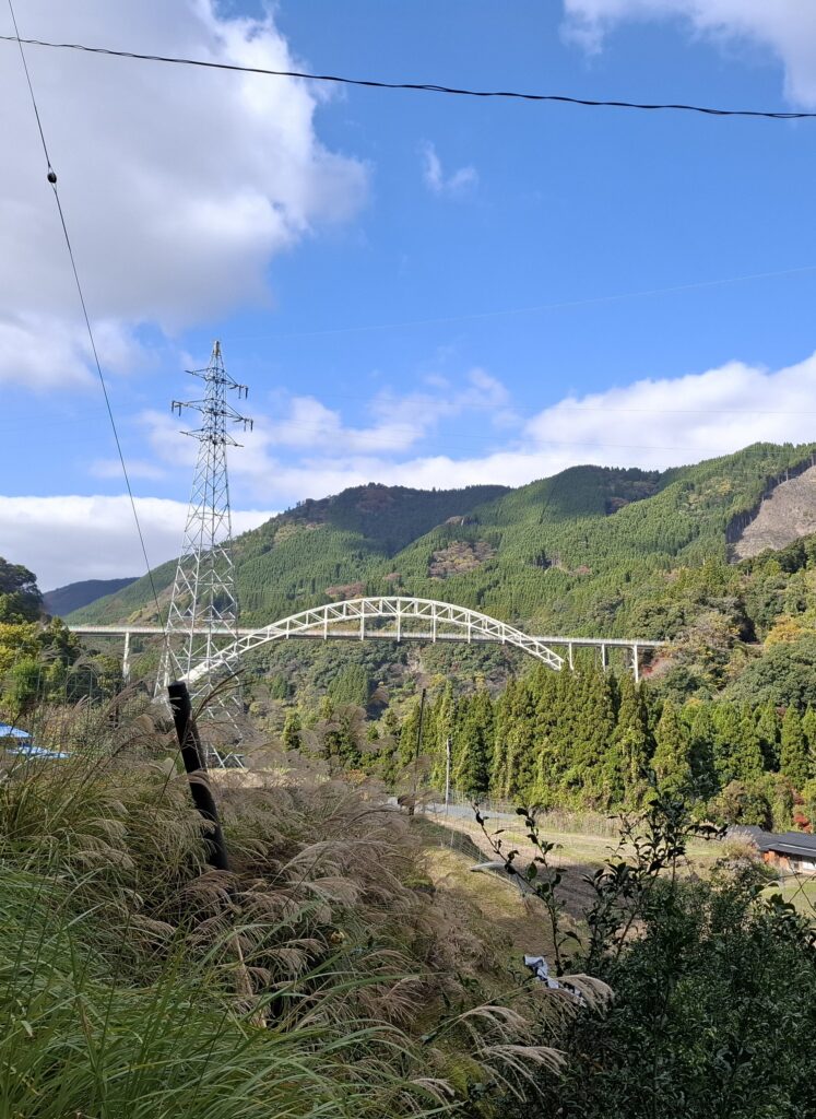 本校より、はじめまして