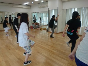 綺麗なスタジオでのダンス講座！