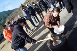 「新春もちつき大会」