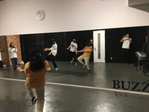 踊りたいのに踊れないけど踊りたい